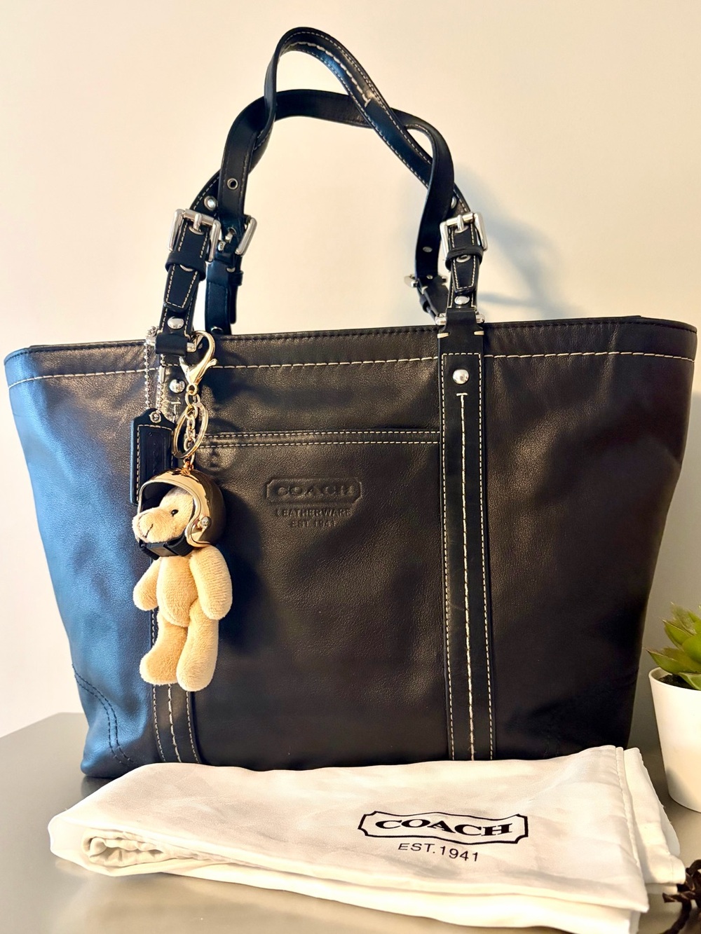 COACH East West Black Leather Bag Y2K style